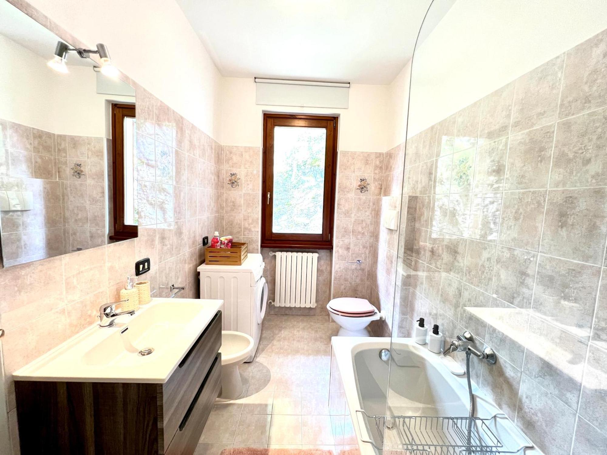 L'Acero Rosso - Giardino Privato E Box Auto Villa Menaggio Exteriör bild
