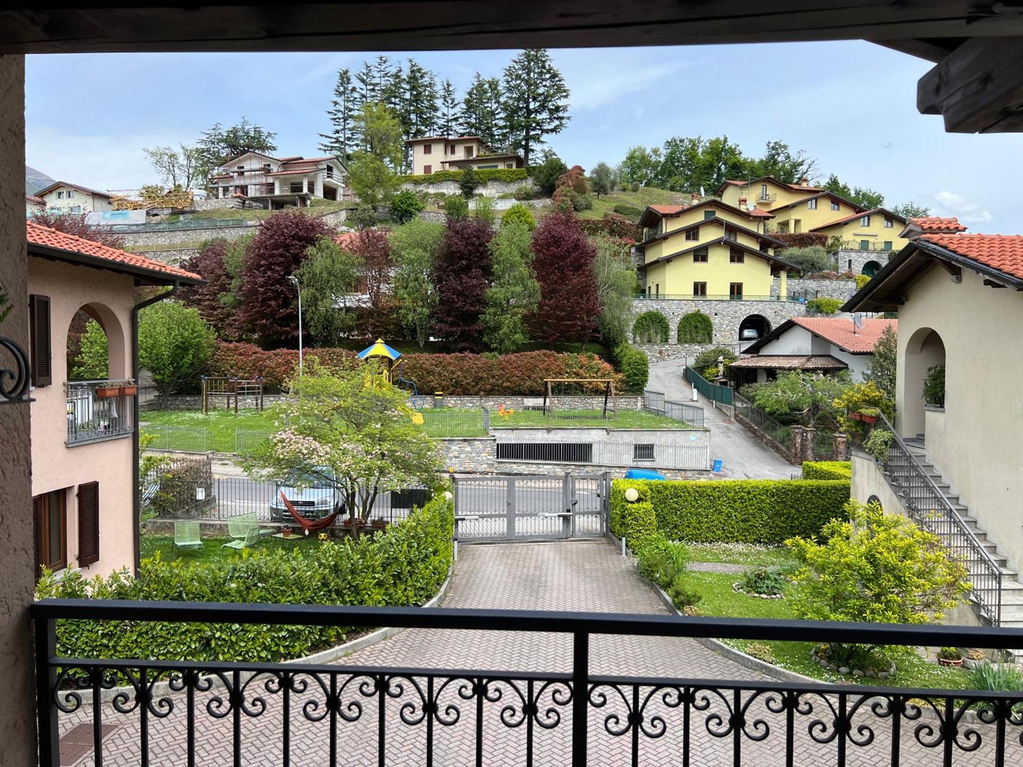 L'Acero Rosso - Giardino Privato E Box Auto Villa Menaggio Exteriör bild