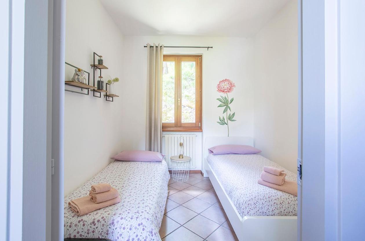 L'Acero Rosso - Giardino Privato E Box Auto Villa Menaggio Exteriör bild